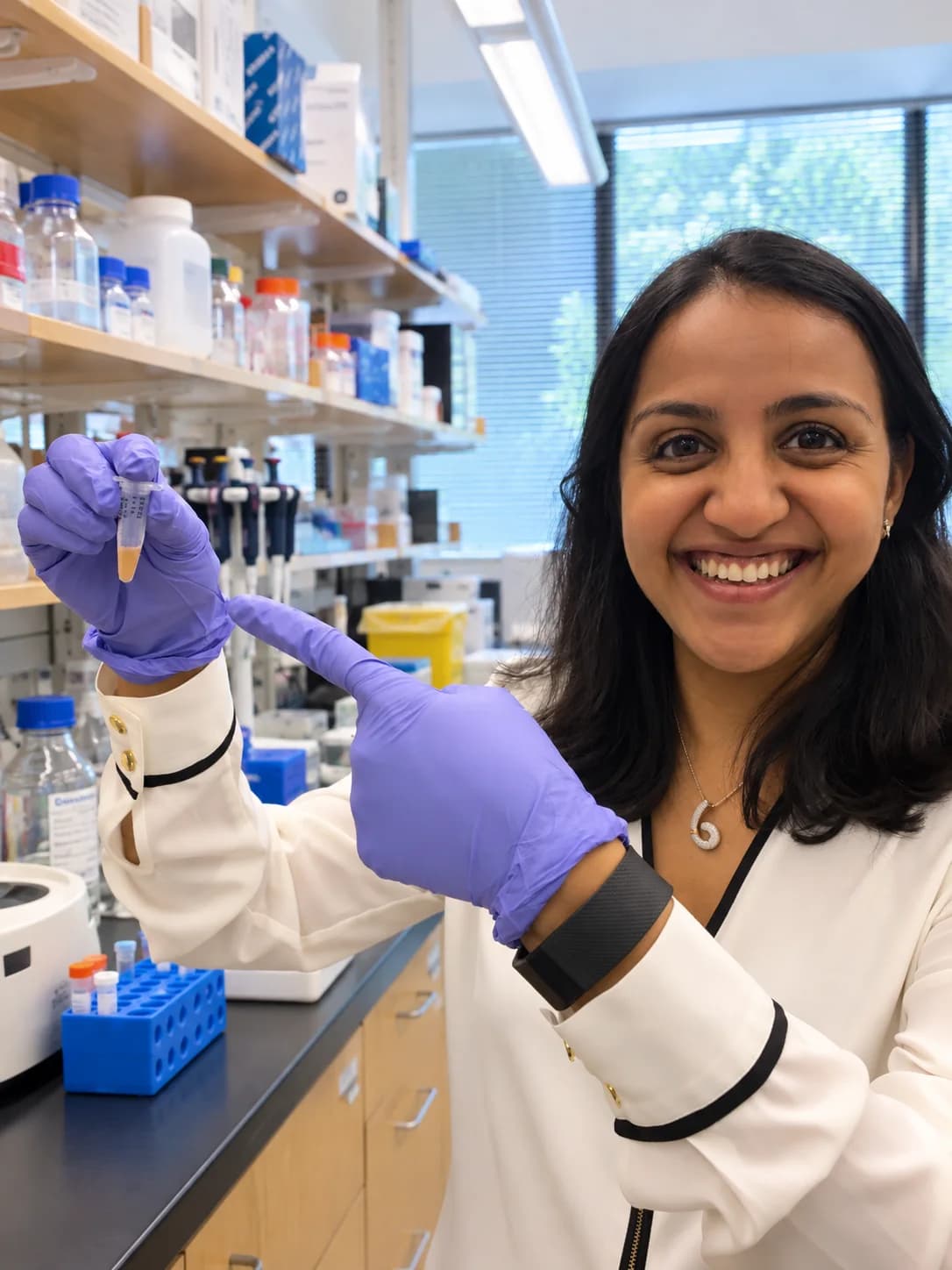 Dr. Trupti Gilada working in the laboratory